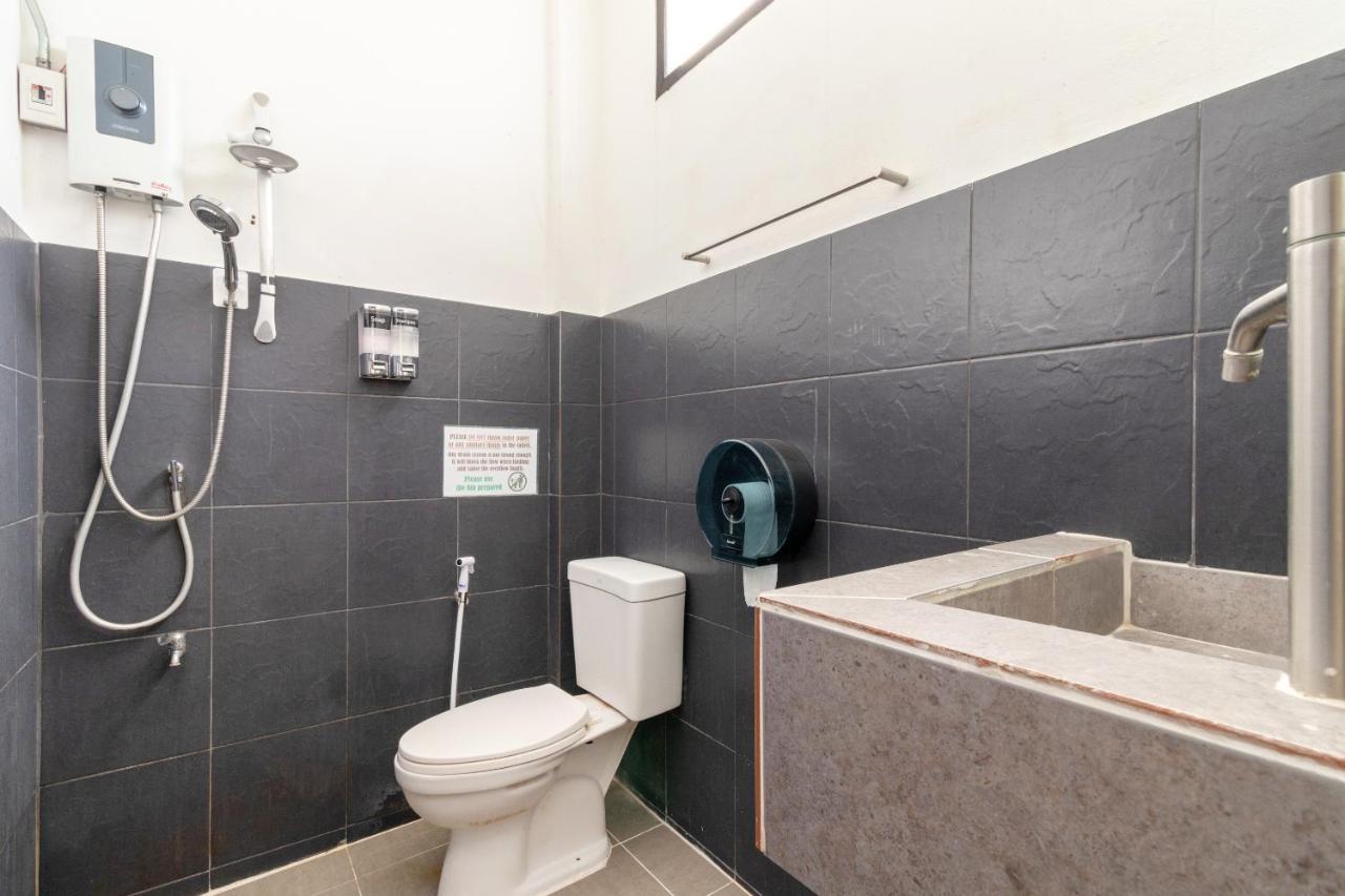 Oyo 677 Le Loftel Hostel Чіангмай Екстер'єр фото