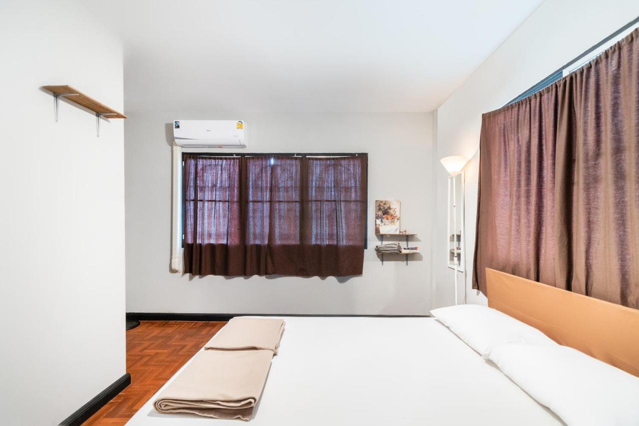 Oyo 677 Le Loftel Hostel Чіангмай Екстер'єр фото