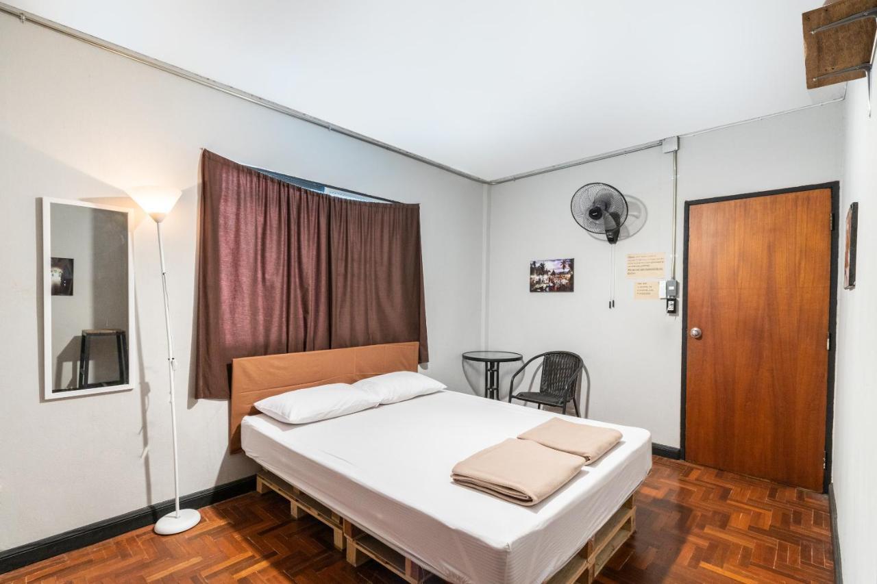 Oyo 677 Le Loftel Hostel Чіангмай Екстер'єр фото