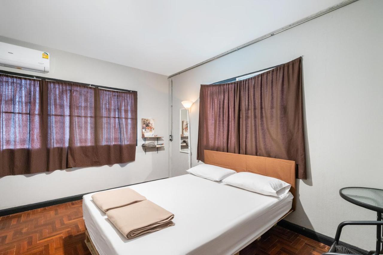 Oyo 677 Le Loftel Hostel Чіангмай Екстер'єр фото