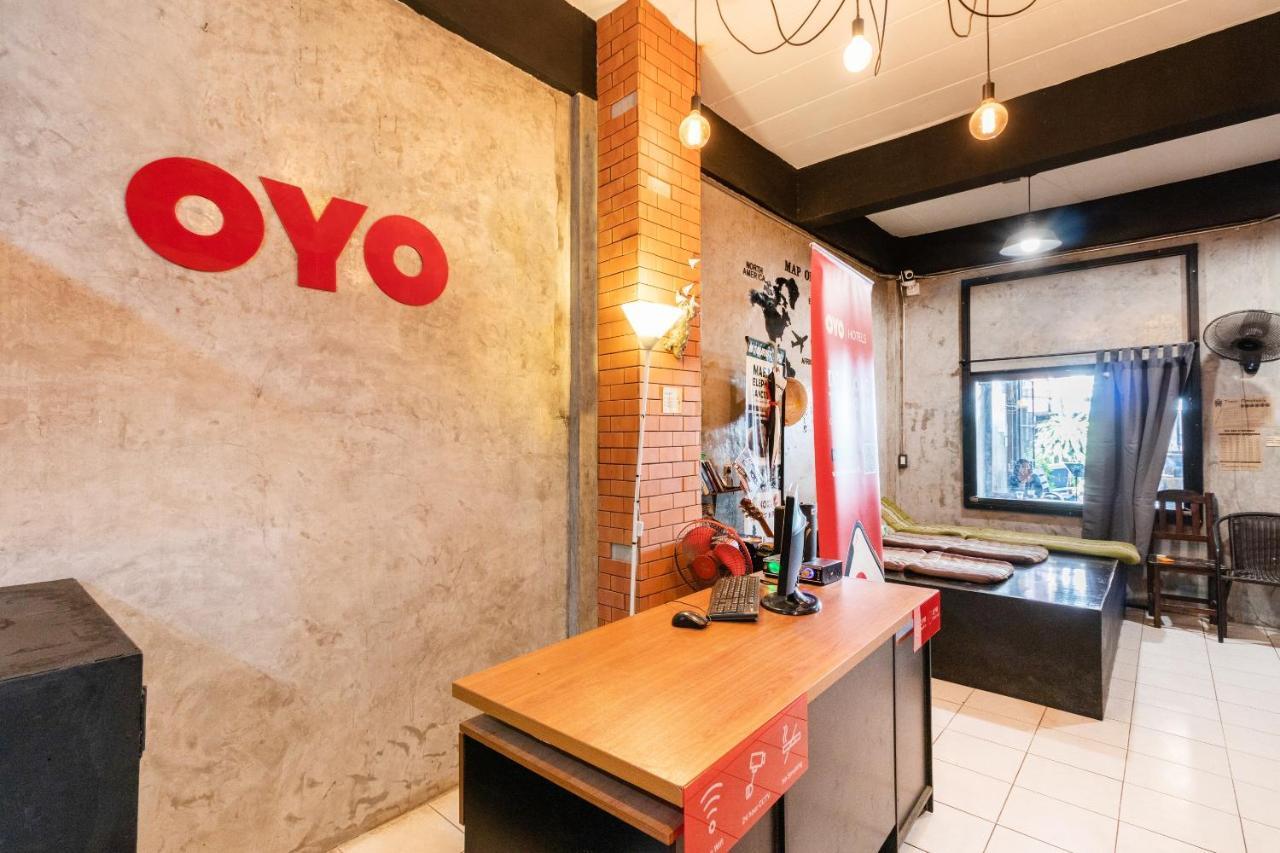 Oyo 677 Le Loftel Hostel Чіангмай Екстер'єр фото
